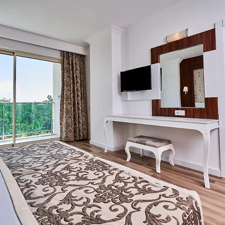 Hotel Maya World Side